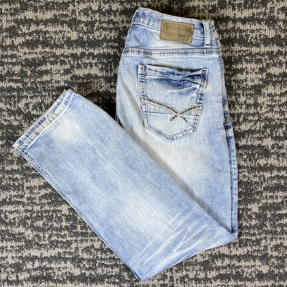 BKE Nolan Straight Leg Jeans Mens 32R Light Wash Distressed Whiskered Denim